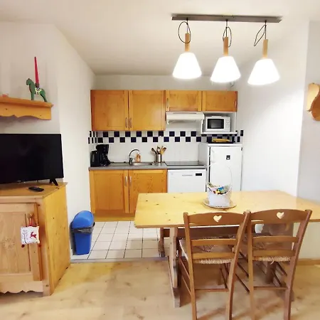 Le 102, T3 Pour 5 Personnes, Vue Montagne, Classe 2 Etoiles Nf, Parking, Piscine En Ete Bagnères-de-Luchon