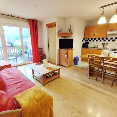 Le 102, T3 Pour 5 Personnes, Vue Montagne, Classe 2 Etoiles Nf, Parking, Piscine En Ete Apartment *